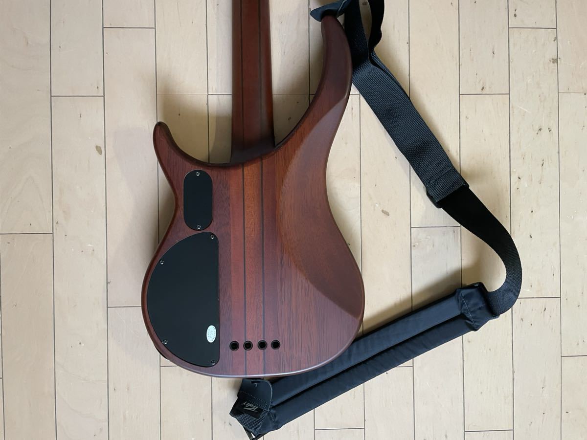 【希少！】PEAVEY Cirrus 4 Walnut 4 String Bass Guitar【送料無料】DURAN DURAN John Taylor JT_画像7