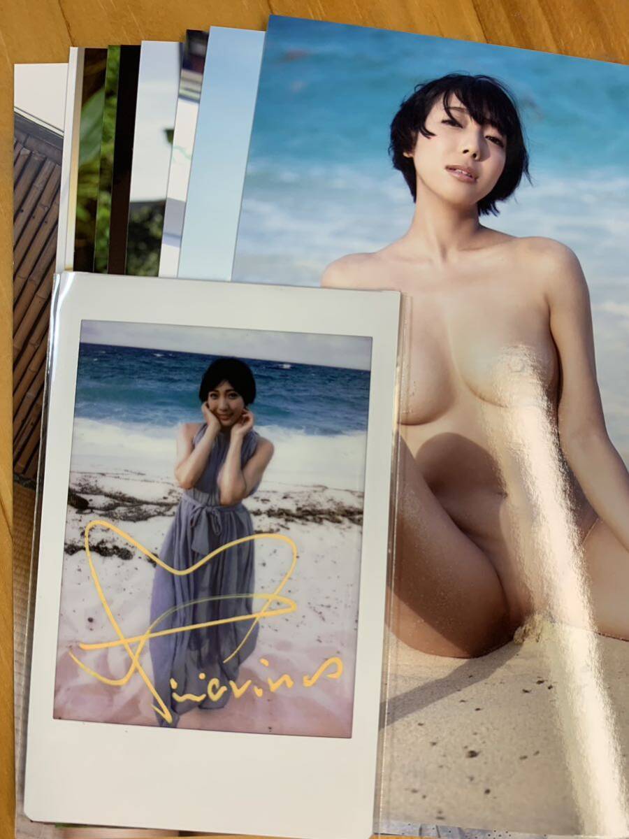 麻倉まりな 直筆サイン入りチェキ&写真10枚セットy グラビア アイドル モデル_画像1