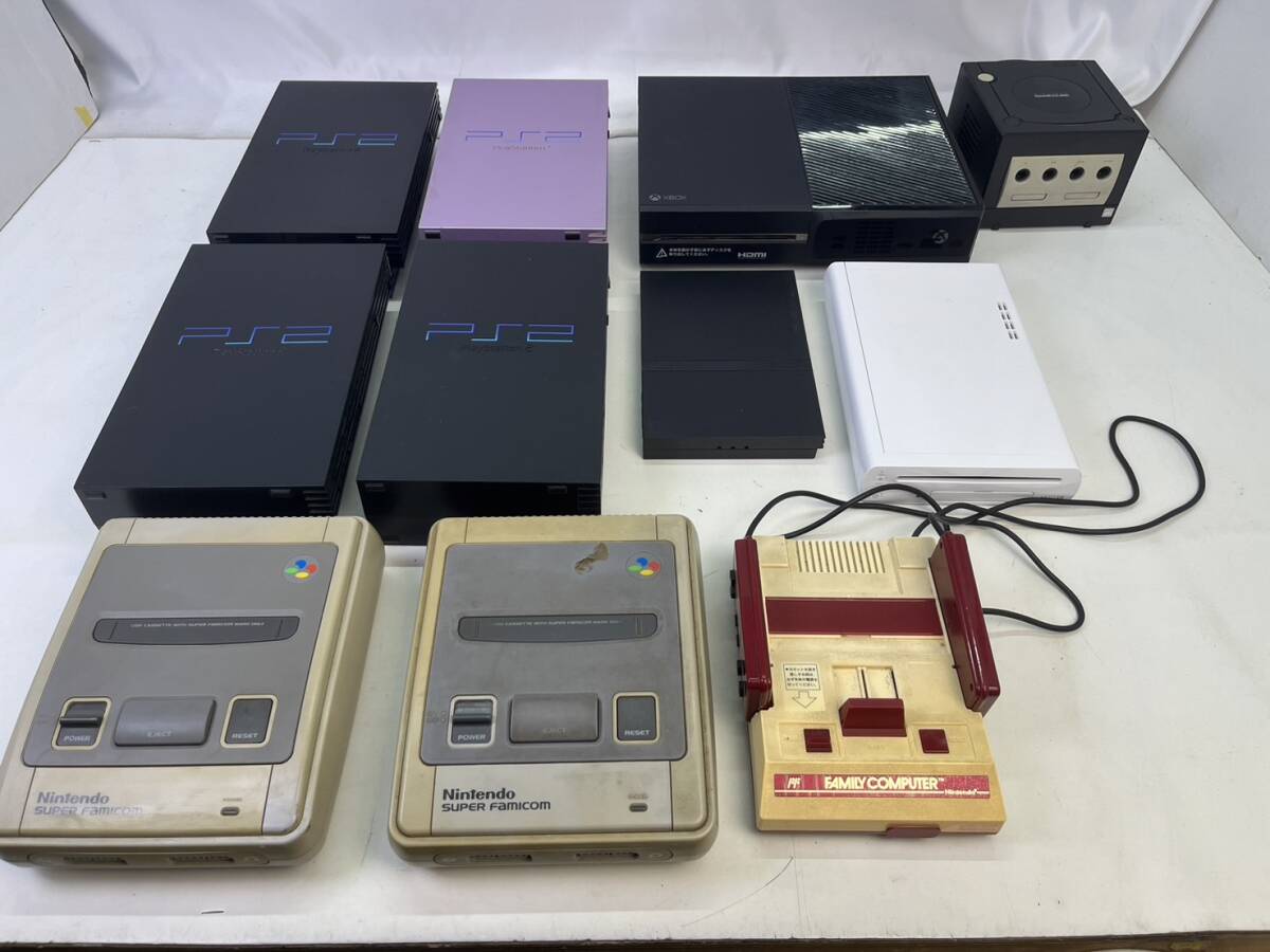 【1886】[1円～] ゲーム機本体 まとめ 約19㎏ プレイステーション2 Wii ゲームキューブ ファミコン 等 動作未確認 ジャンク品の画像1