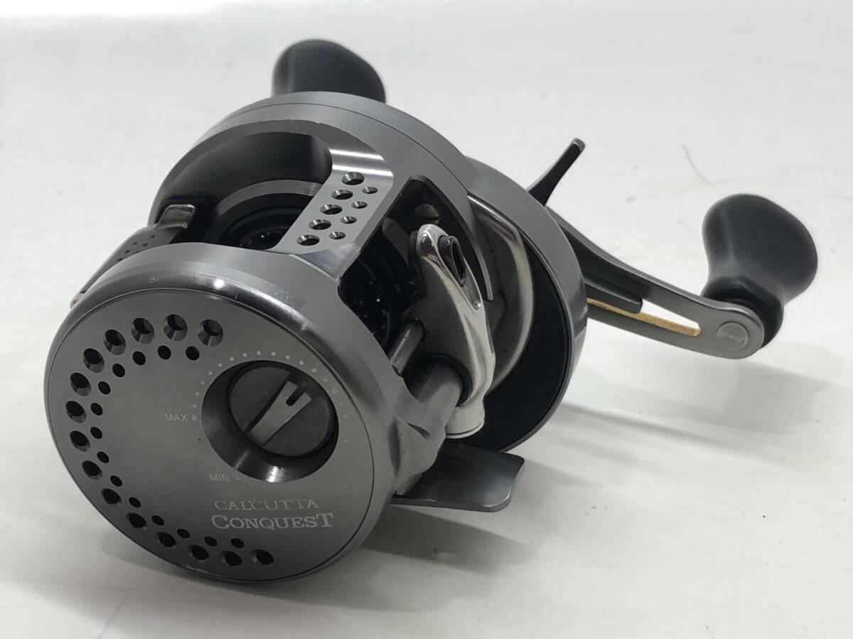 【2040】SHIMANO シマノ カルカッタコンクエストBFS HG ベイトリール 03676 左 袋付き フィッシング 釣り具 中古品　_画像2