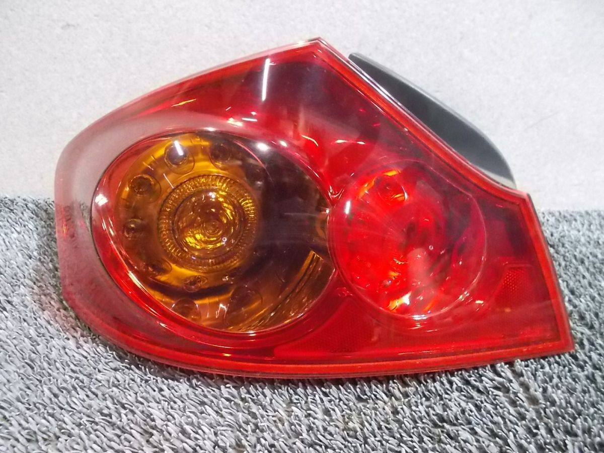 ★激安!★PV36 スカイライン 純正 ノーマル リア リヤ LED テールランプ テールライト 左 助手席側 ICHIKOH D040 / 2R5-394_画像1