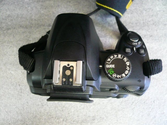 CSA-00342-08 ジャンク品 Nikon ニコン D3000 デジタルカメラ ボディ ※充電器なし_画像3