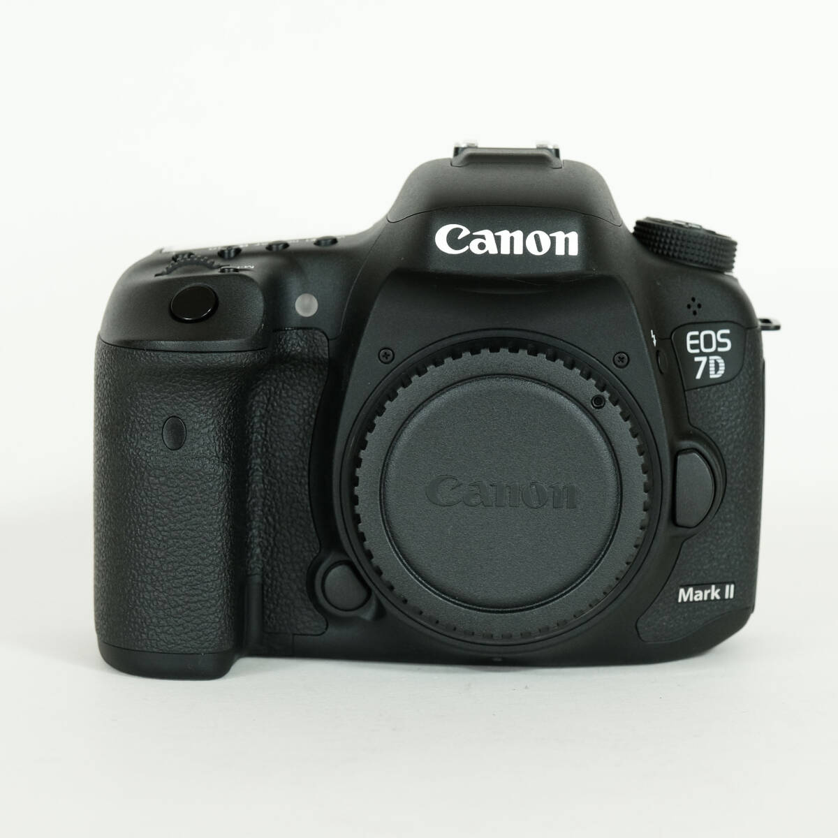 [シャッター数2016回｜おまけ多数] Canon EOS 7D Mark II / デジタル一眼レフ / APS-Cの画像2