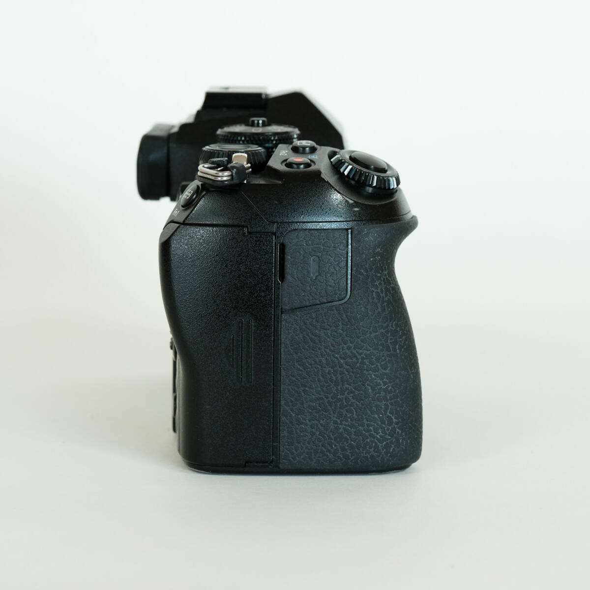 Bibian 比比昂- OLYMPUS OM-D E-M1 Mark II ボディ/ オリンパス Bibian 比比昂- OLYMPUS OM-D E-M1 Mark II ボディ/ オリンパス