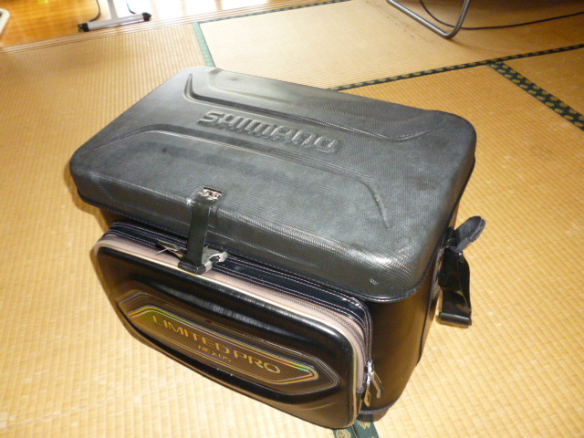 シマノ　リミテッドプロ　磯クール　BA－１１２N　３６L　バッカン_画像1