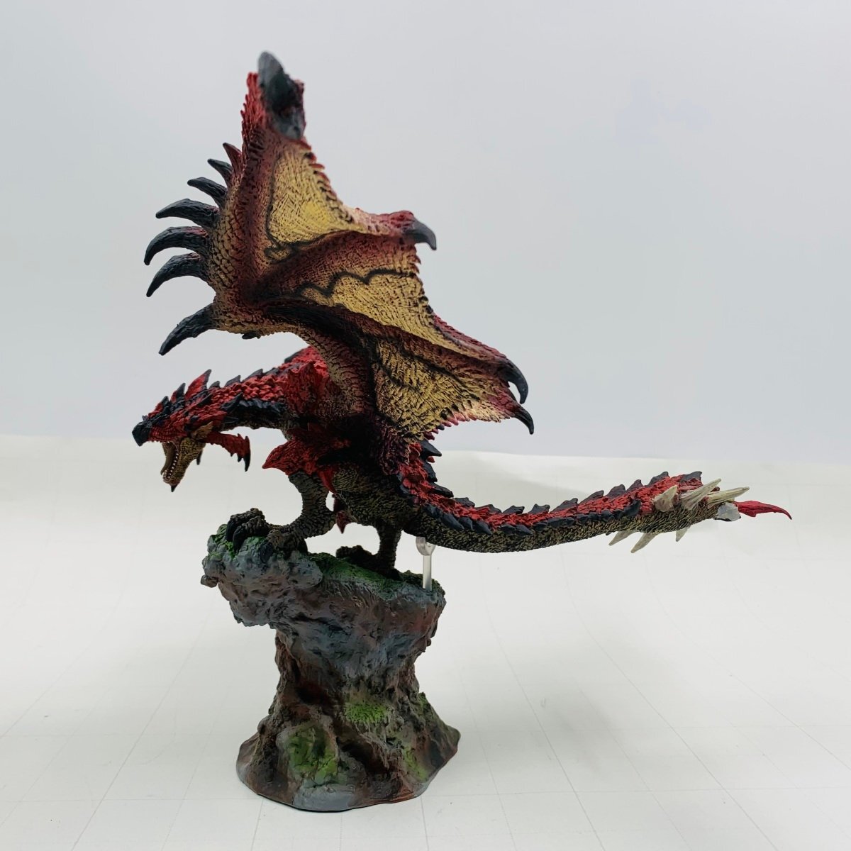  secondhand goods Capcom CFBklieita-z model Monstar Hunter fire dragon rio re light reprint figure 