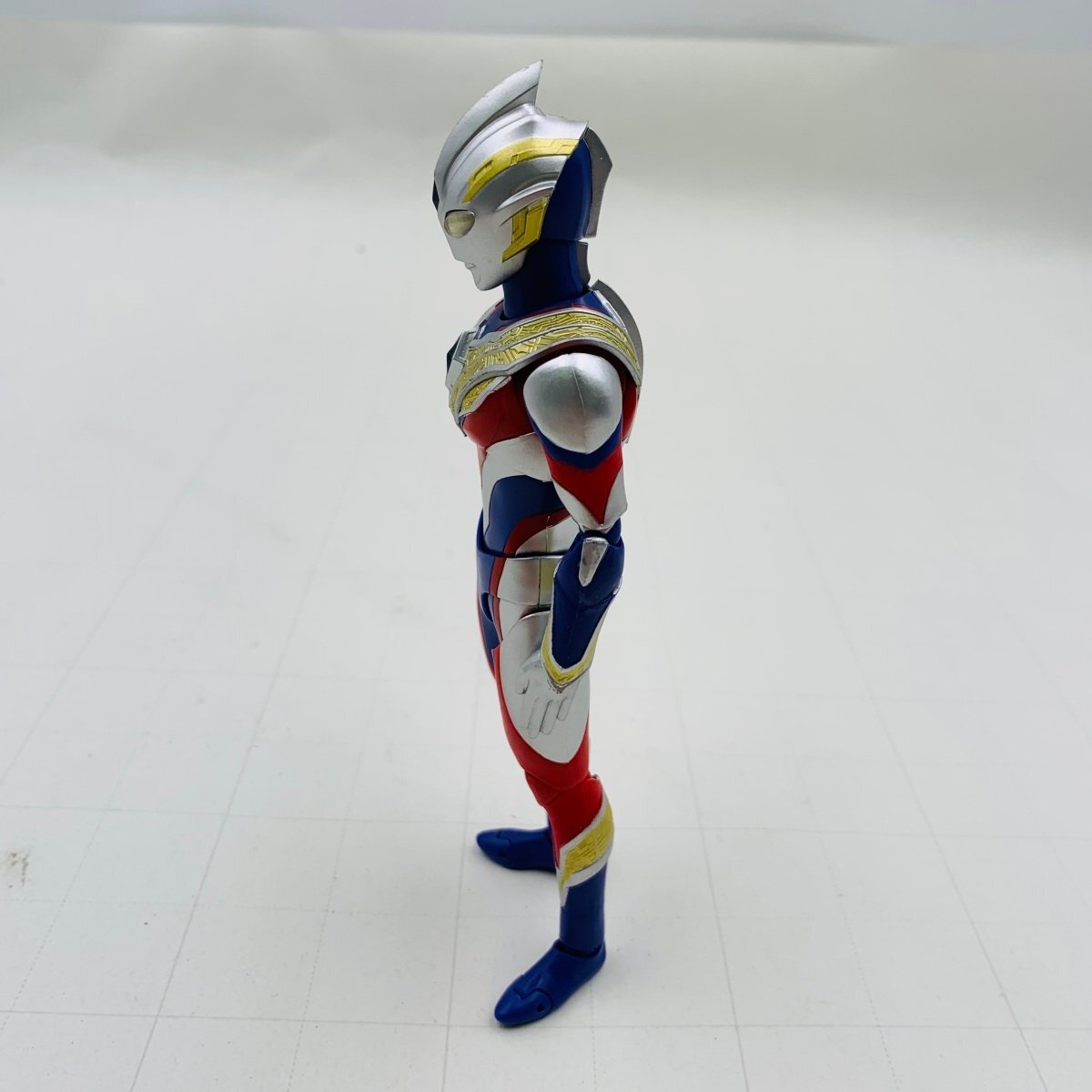  с дефектом б/у товар S.H.Figuarts figuarts Ultraman выключатель мульти- модель 