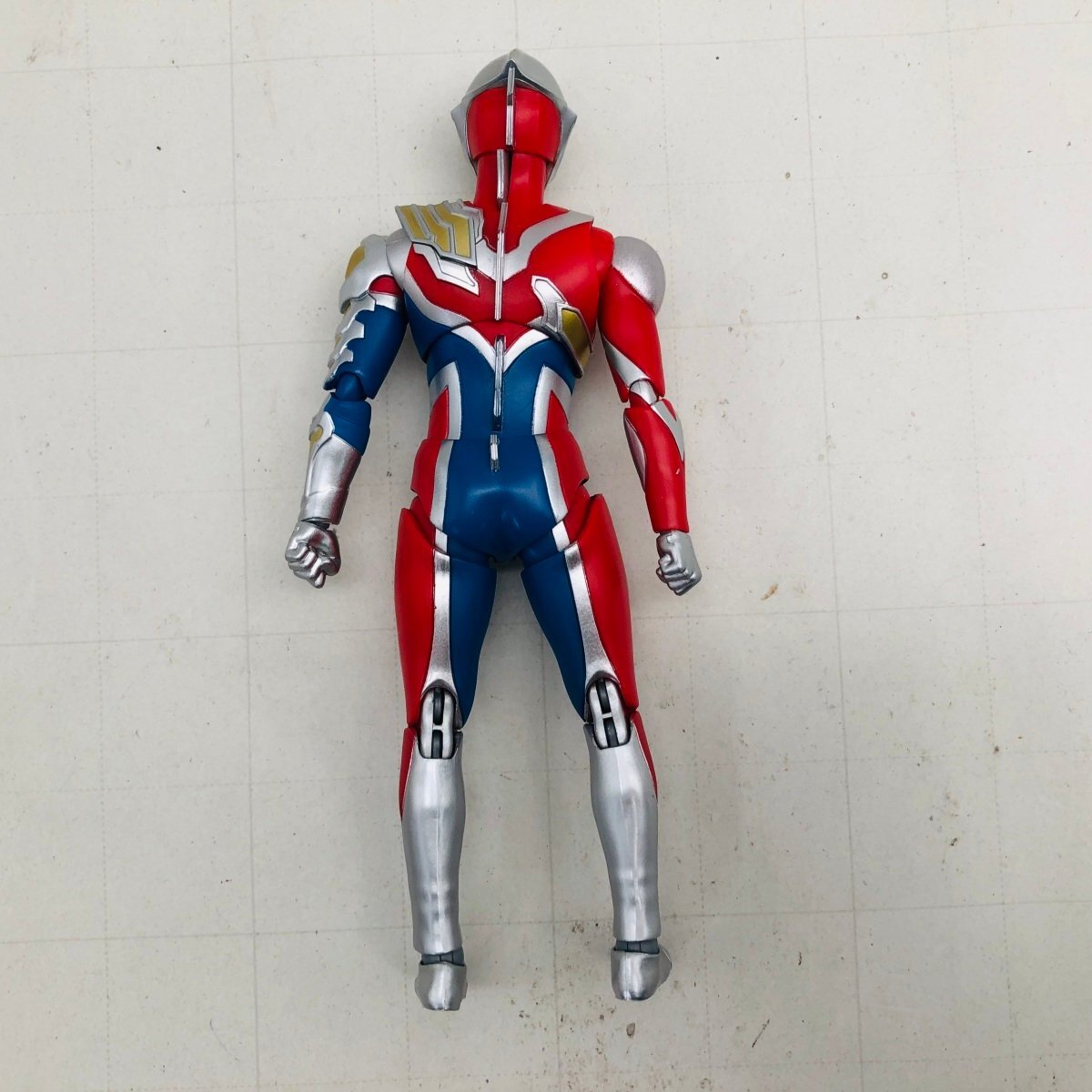 中古品 S.H.フィギュアーツ ウルトラマンデッカー フラッシュタイプ_画像3