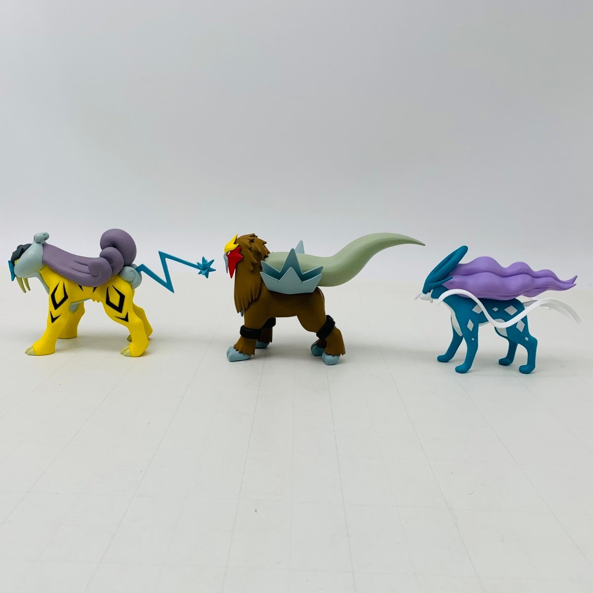 中古品 食玩 ポケットモンスター ポケモンスケールワールド ジョウト地方 ライコウ&エンテイ&スイクン_画像4