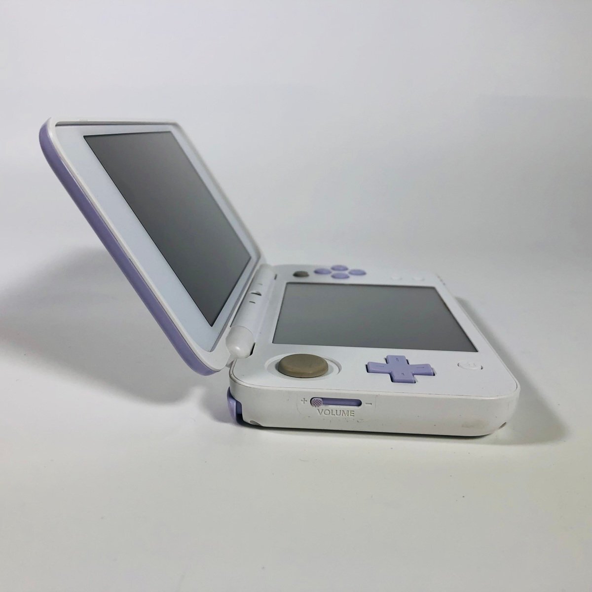 中古 Newニンテンドー2DS LL ホワイトxラベンダー_画像3