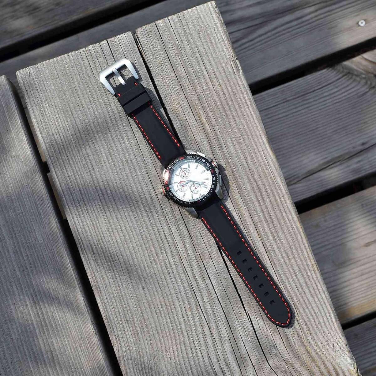 [WOCCI]時計ベルト シリコンラバー 22mm 厚め 完全防水時計替えベルト ゴム腕時計バンド ブラック シルバーバックル_画像5