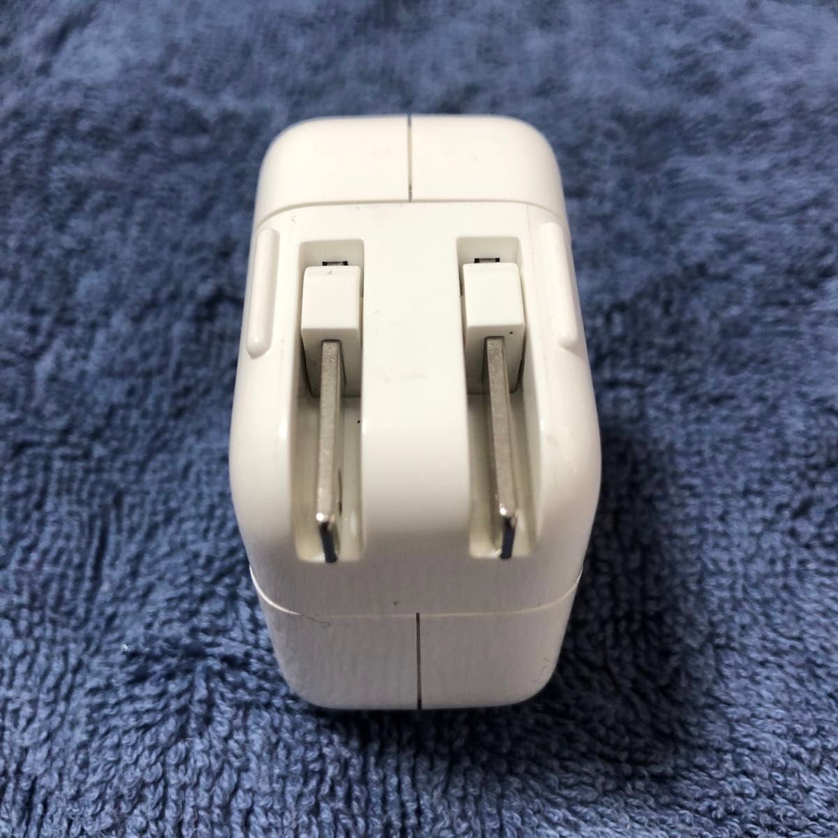 Apple USB Powerアダプタ- 10W  Model A1357  中古品②