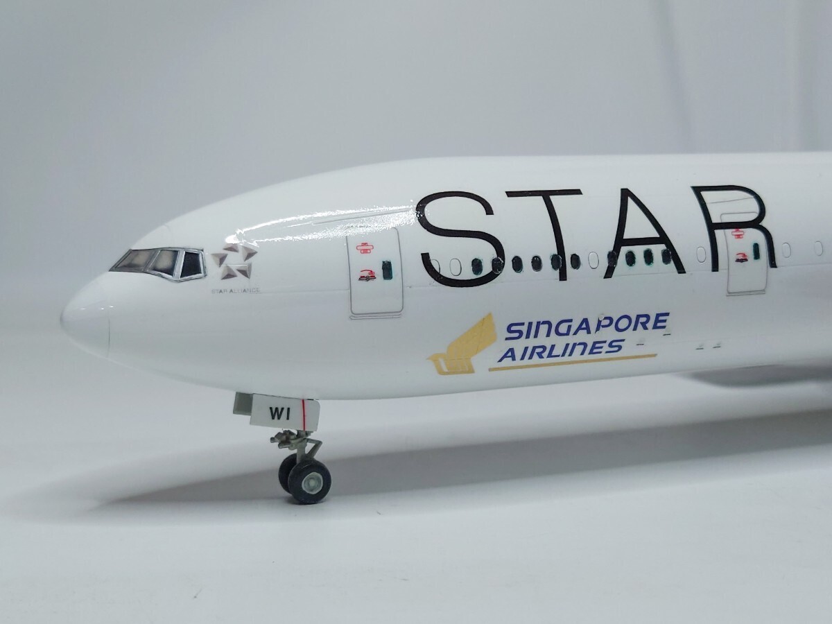 1/144 Boeing 777-300ER STARALLIANCE member SINGAPORE AIRLINES 9V-SWI(STARALLIANCE livery) ZVEZDA キット組み立て塗装完成品の画像2