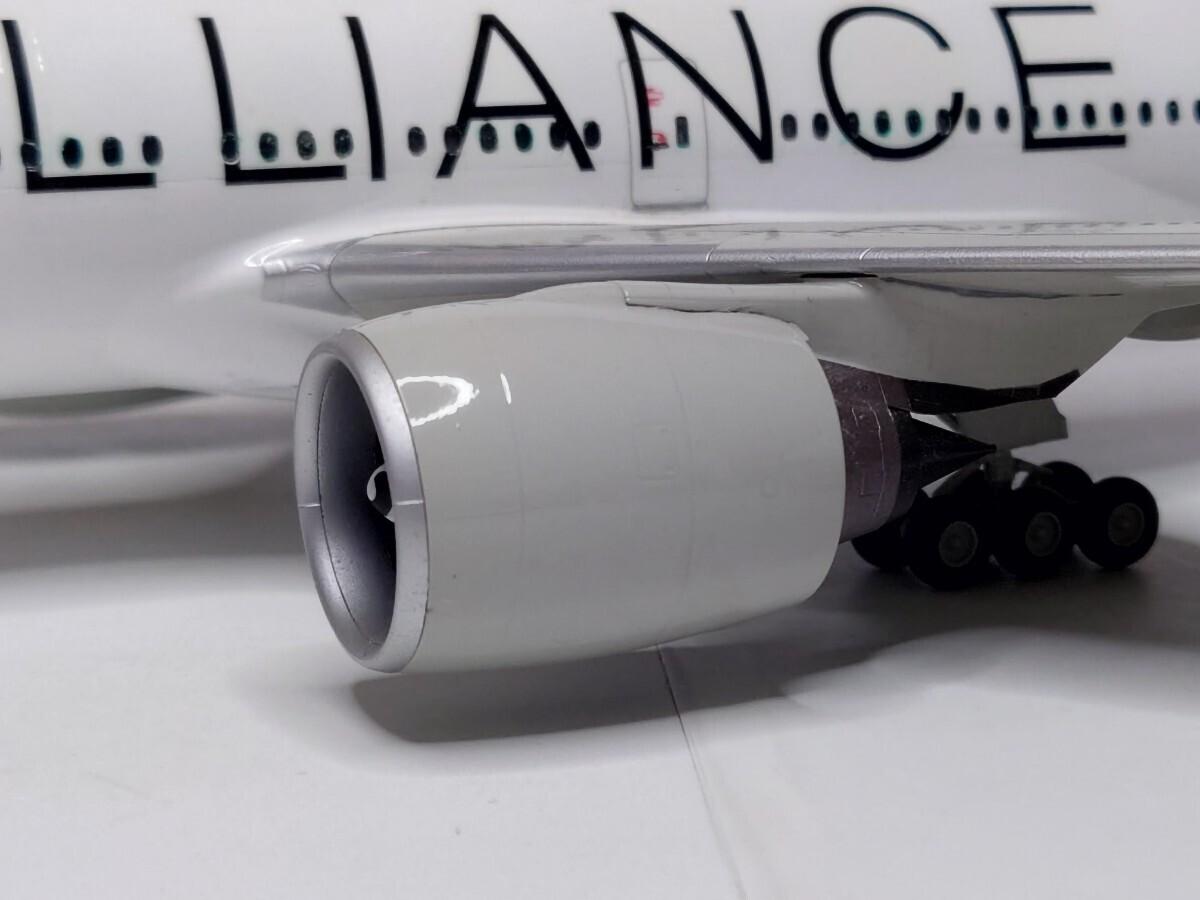 1/144 Boeing 777-300ER STARALLIANCE member SINGAPORE AIRLINES 9V-SWI(STARALLIANCE livery) ZVEZDA キット組み立て塗装完成品の画像3