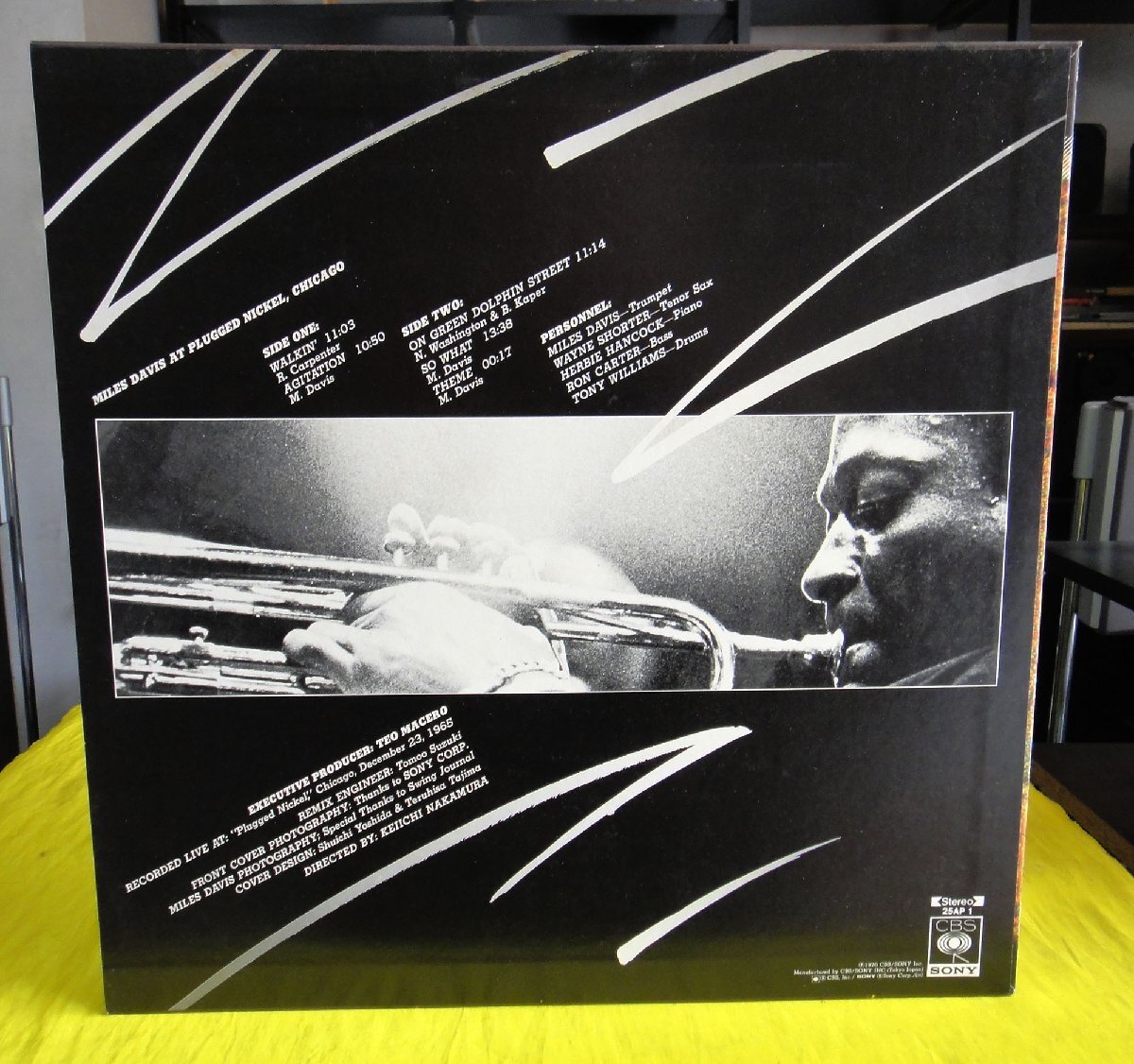 LP/CBS SONY マイルス・デイビス Miles Davis『プラッグド・ニッケル』(ウェイン・ショーター、ハービー・ハンコック、ロン・カーター他)_画像2