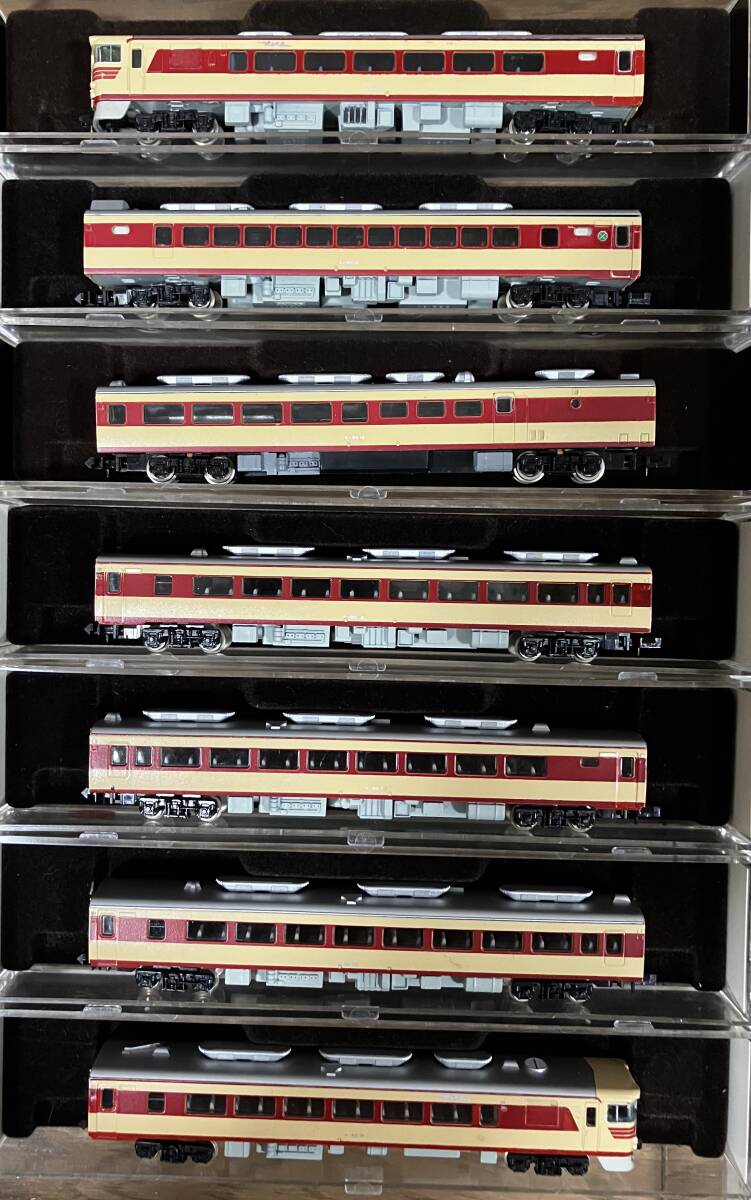 KATO. moving car train ...32 both ( this . BORO ) old ki is 80 series 15 both, old 485 series 9 both, old 181 series 4 both, old 115 series 4 both 