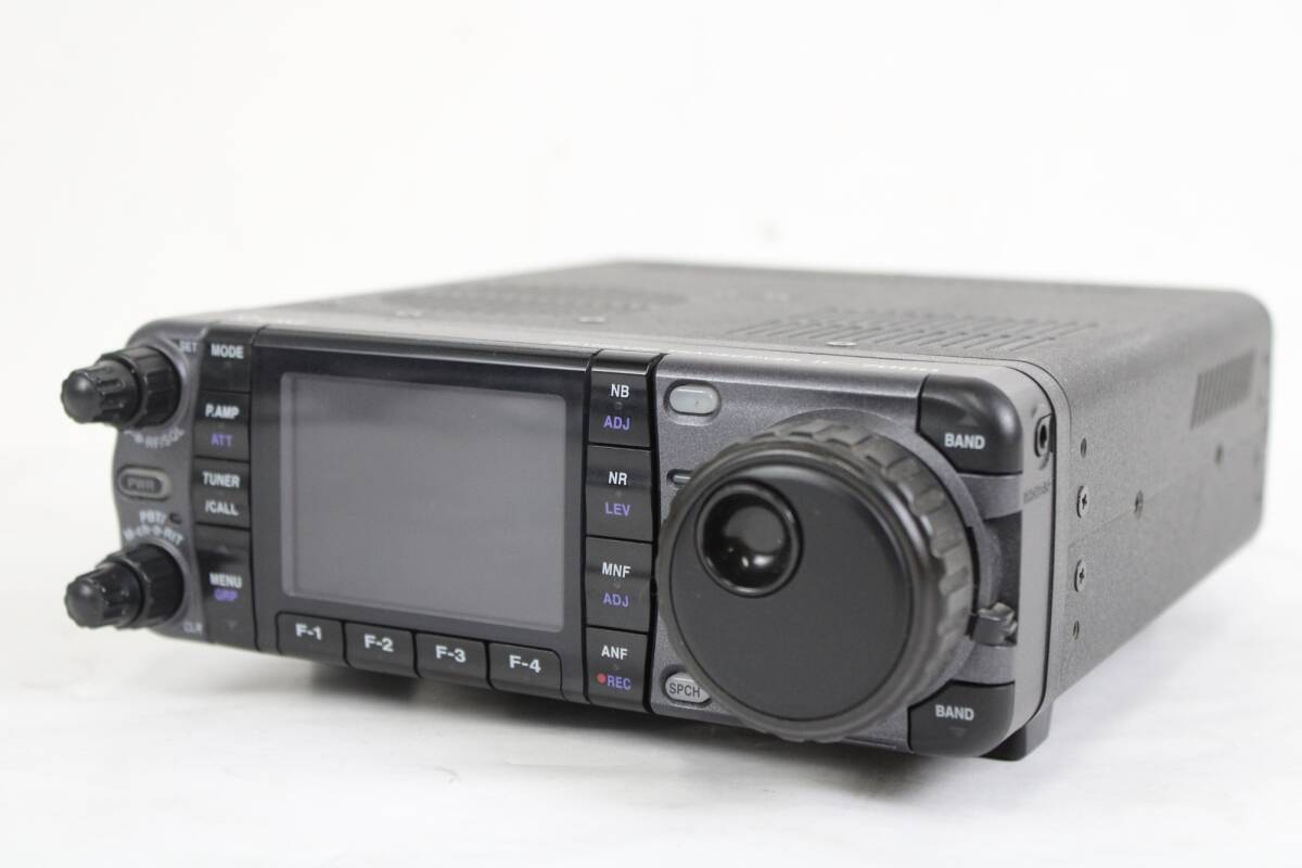 現状品 アイコム IC-7000 トランシーバー 無線機 アマチュア無線 ICOM IT68S82D0XXT-YＲ-Ａ50-byebye_画像1