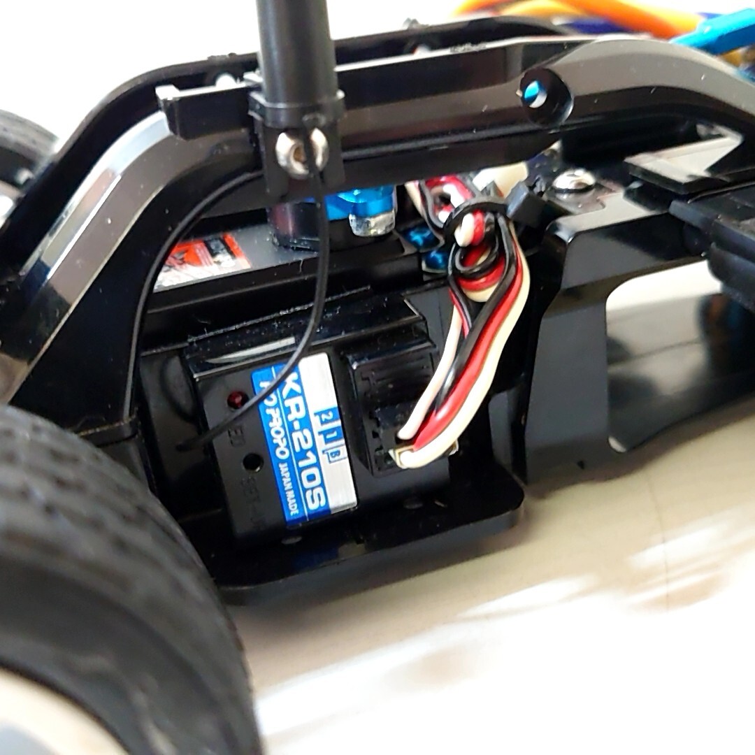 ハ20【100】1円～ 通電確認済 タミヤ 1/10 電動RC ラジコン M05 シャーシ ボディ KOプロポ KR210S 受信機 ヨコモ BL-RS 他 メカ付き_画像8