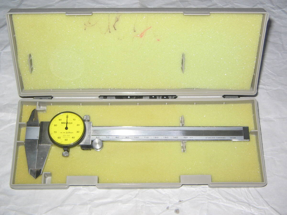 Mitutoyo dial vernier calipers 150mm 1 memory is 0.01mm, one . is 1mm..0 basis point. rattling is is not.