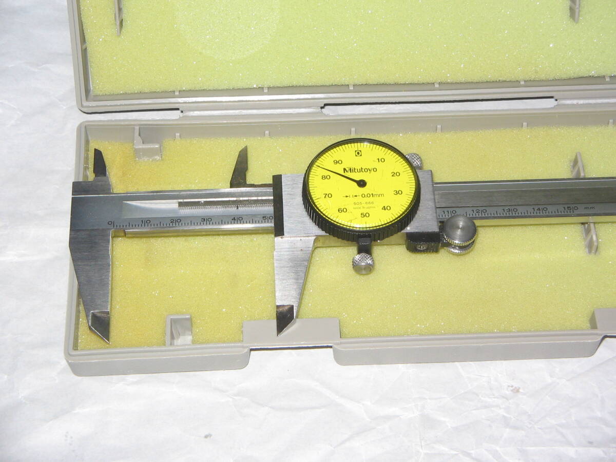 Mitutoyo dial vernier calipers 150mm, one . is 1mm,1 memory is 0.01mm..0 basis point. rattling is is not. already one point exhibited.
