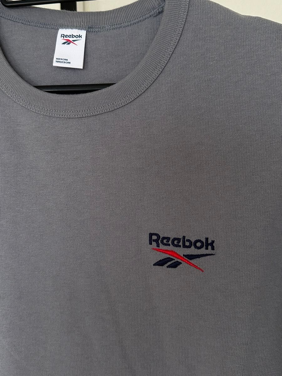 新品未使用品　Reebok リーボック　 Tシャツ 半袖　ロゴ