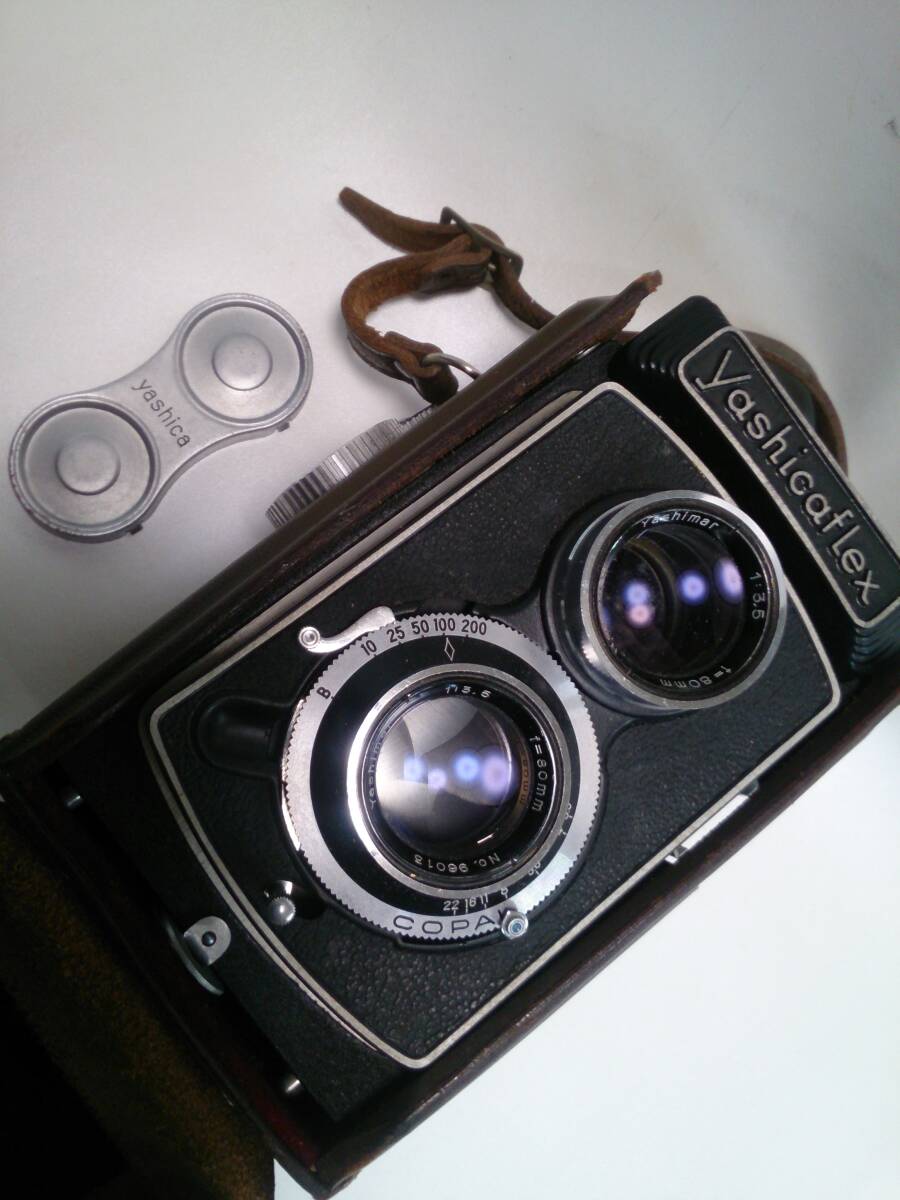  Yashicaflex・ 二眼カメラ・ケース付き・レトロ・インテリア・古い割にキレイだと思います_画像2