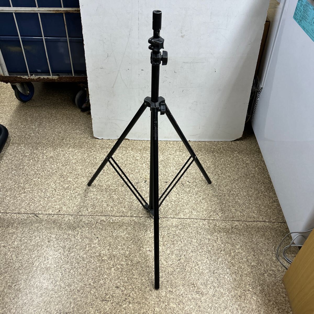 ヤ120 ②中古。マンフロット Manfrotto 052JB カメラ用三脚　作動OK　_画像2