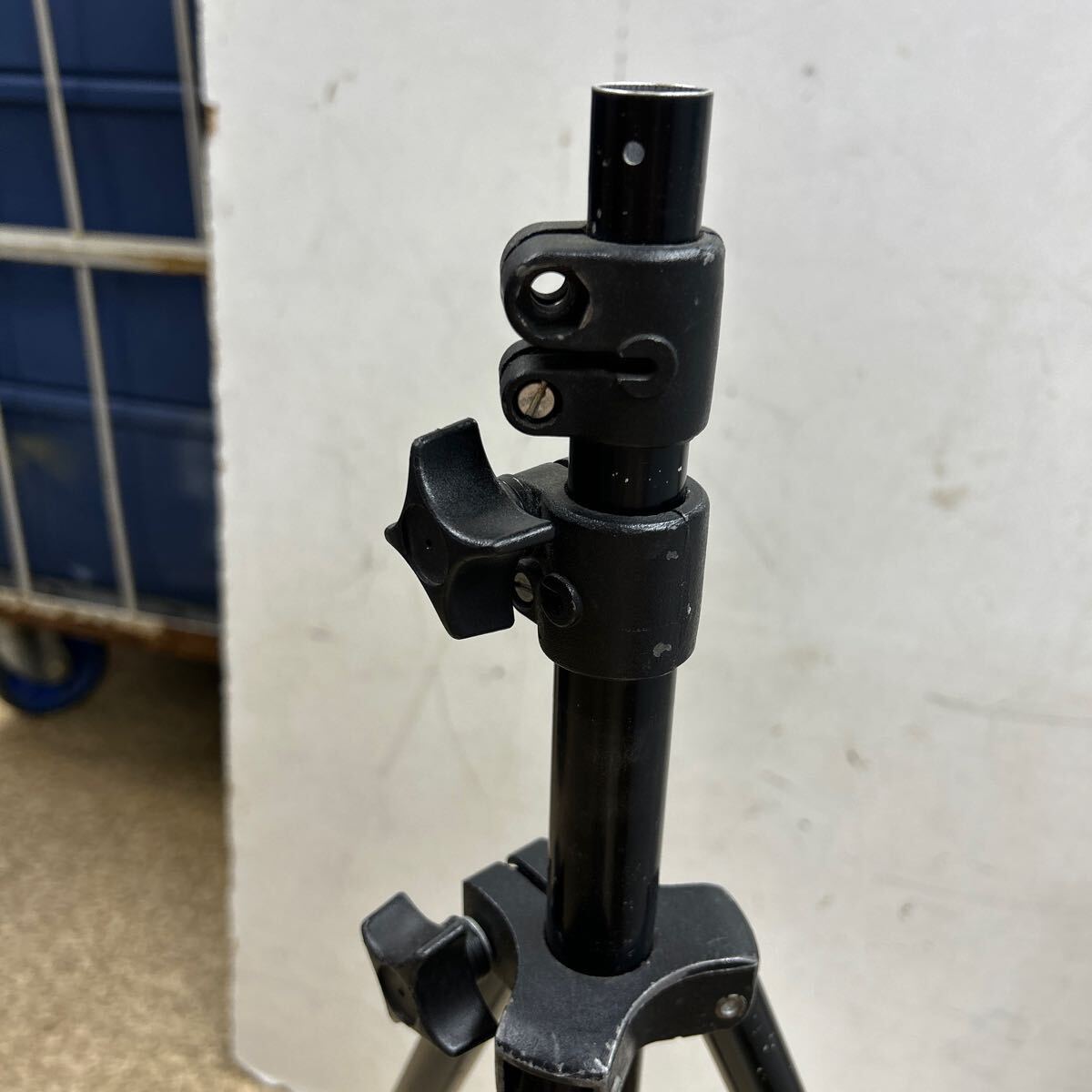 ヤ120 ③中古。マンフロット Manfrotto 052JB カメラ用三脚　作動OK　_画像3