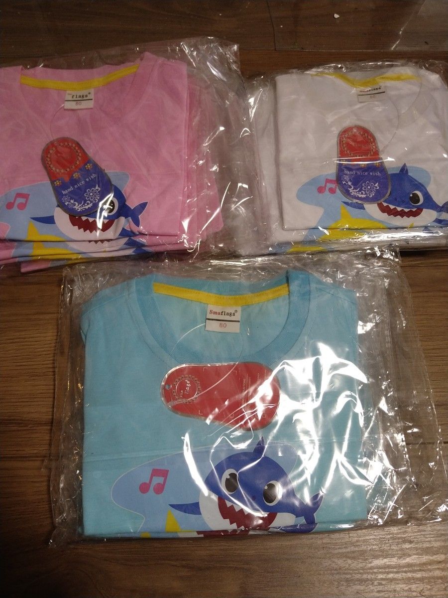 ベイビーシャーク　可愛いTシャツ