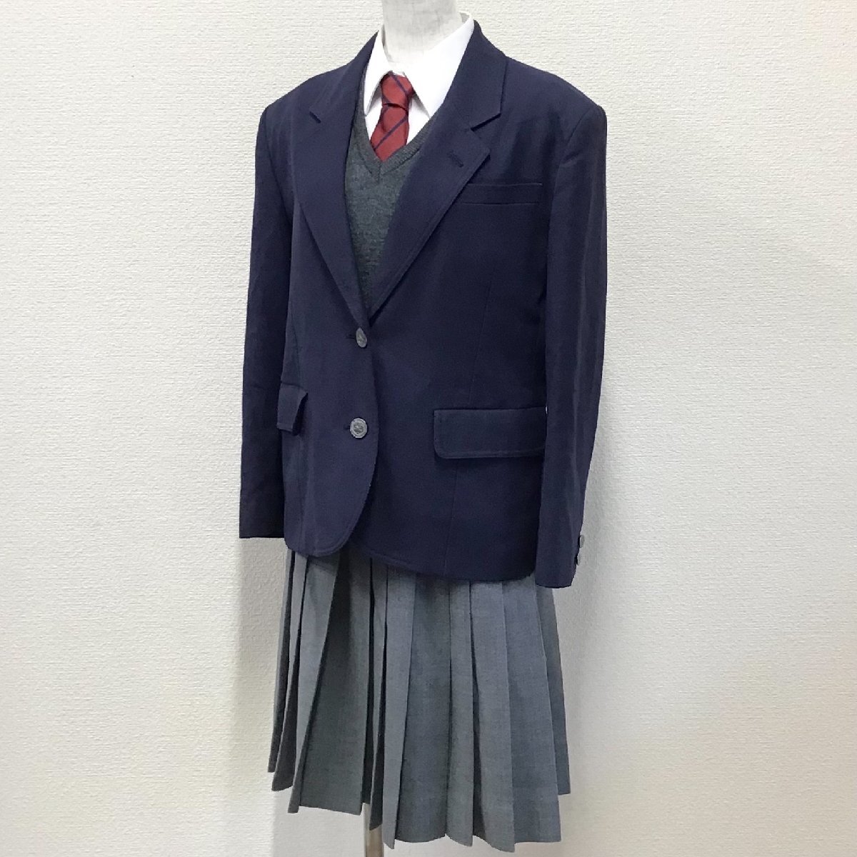 O652/T(中古)茨城県 佐和高校 女子制服5点 /160/M/L/W69/丈54/ブレザー/ニットベスト/ブラウス/スカート/ネクタイ/グレー/中学/卒業生品_画像1