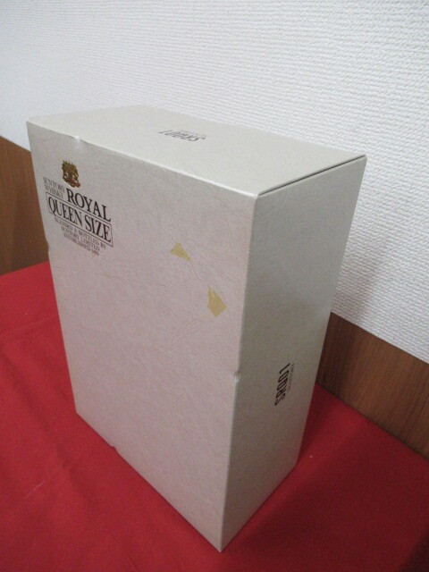 H【730】★SUNTORY WHISKY ROYAL QUEEN SIZE★サントリー ローヤル クイーンサイズ ウイスキー 43％ 1000ml 未開栓 経年保管品_画像6