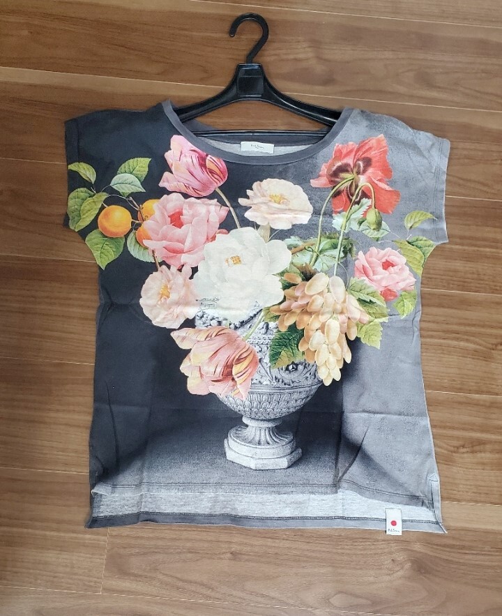 ●Paul Smith ポールスミス●トップス カットソー Tシャツ 半袖 　 花柄 レディース　Mサイズ　きれいめ_画像1