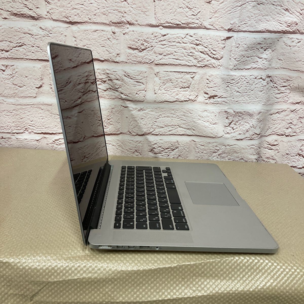 1円〜 Apple MacBook Pro 15inch A1398 詳細不明 SSD無し ジャンク / S5702の画像5