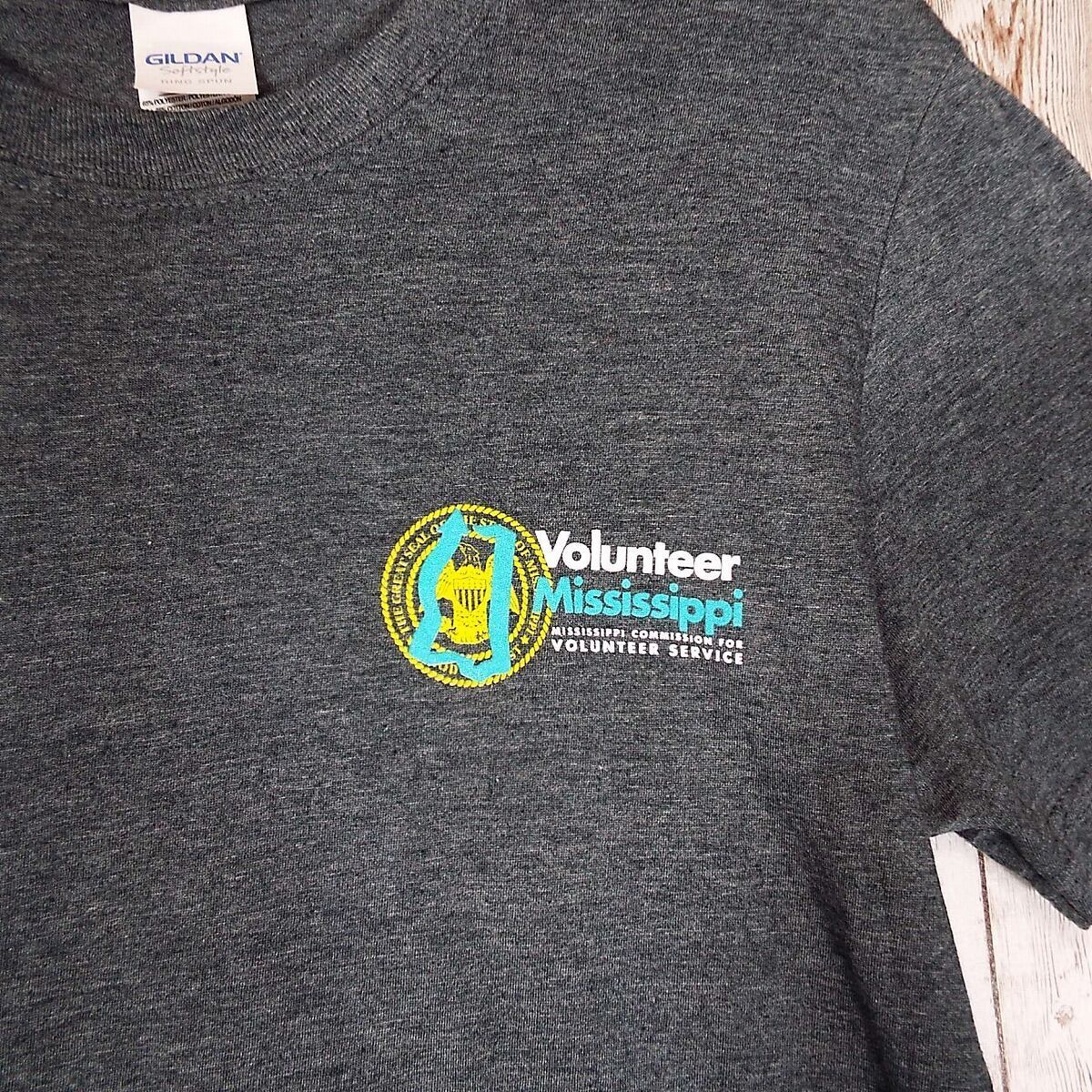 【アメリカ古着】GILDAN ギルダン　Volunteer Mississippi AMERICORPS クルーネック 半袖シャツ USメンズ：Sサイズ グレー カラーTシャツ_画像5