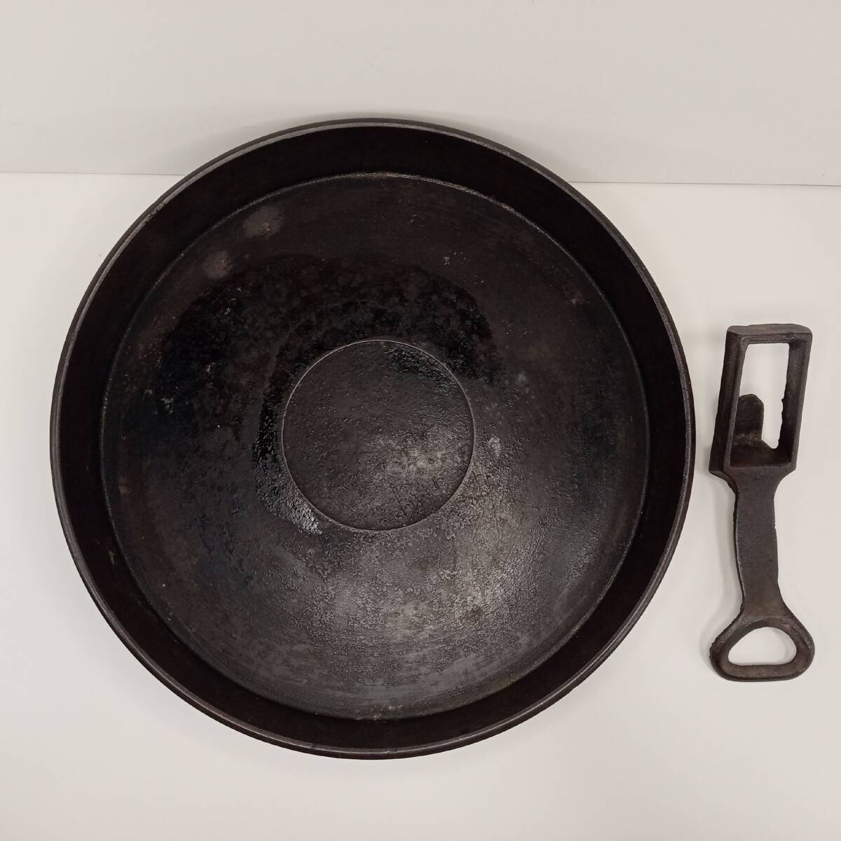 [AIKU-YA] Yamaha cast iron made saucepan for sukiyaki castings .. saucepan Showa Retro Showa era era / water 