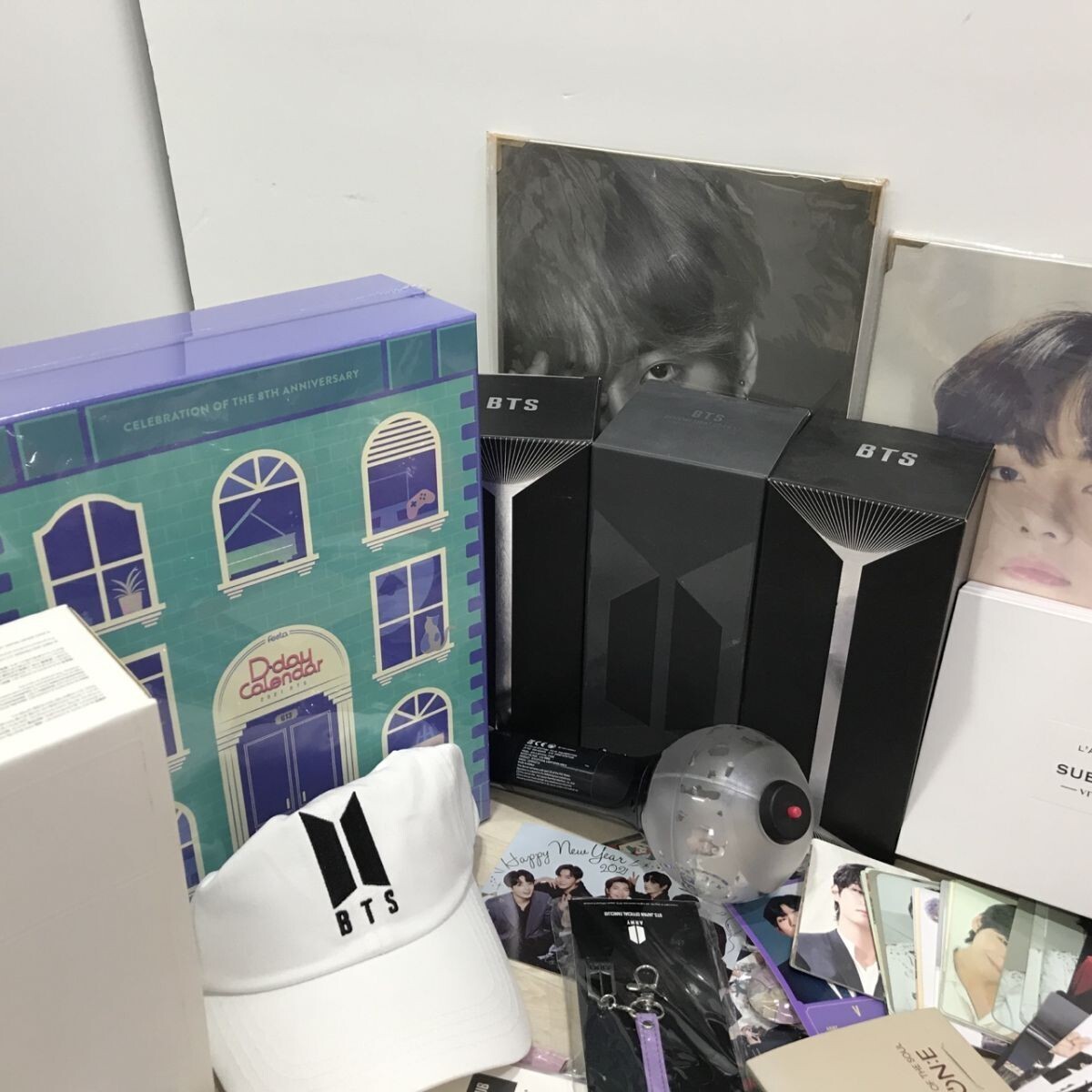 ① K-pop BTS 防弾少年団 バンタン TinyTAN BT21 ぬいぐるみ マスコット 雑貨 キーホルダー 景品 缶バッジ グッズ まとめ セット[C4330]_画像2