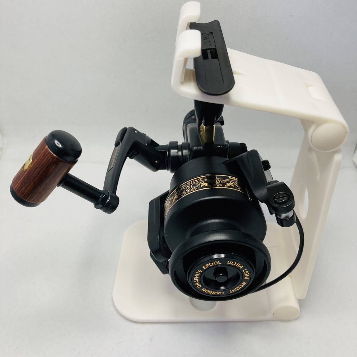 美品　箱付Daiwa ダイワ カーボンスピン　リアドラグ　EX-800RDリール　スピニングリール