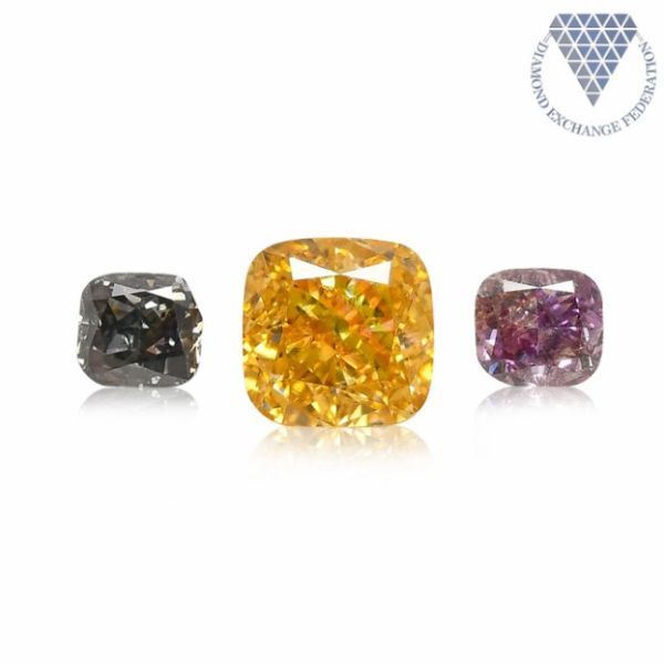 合計 0.88 ct 天然 カラー ダイヤモンド 3 ピース GIA 1 点 付 マルチスタイル / カラー FANCY DIAMOND