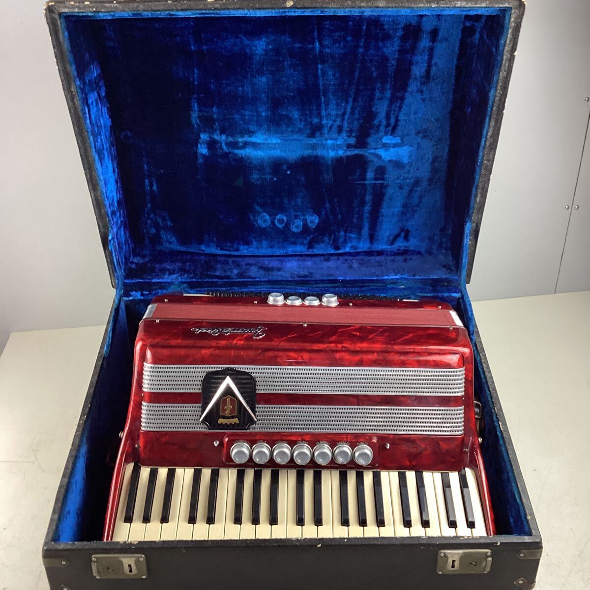 k5135 FRONTALINI аккордеон Италия производства 41 клавиатура 269/3 клавишные инструменты красный кейс жесткий чехол музыкальные инструменты музыка Event звук смог сделать б/у 
