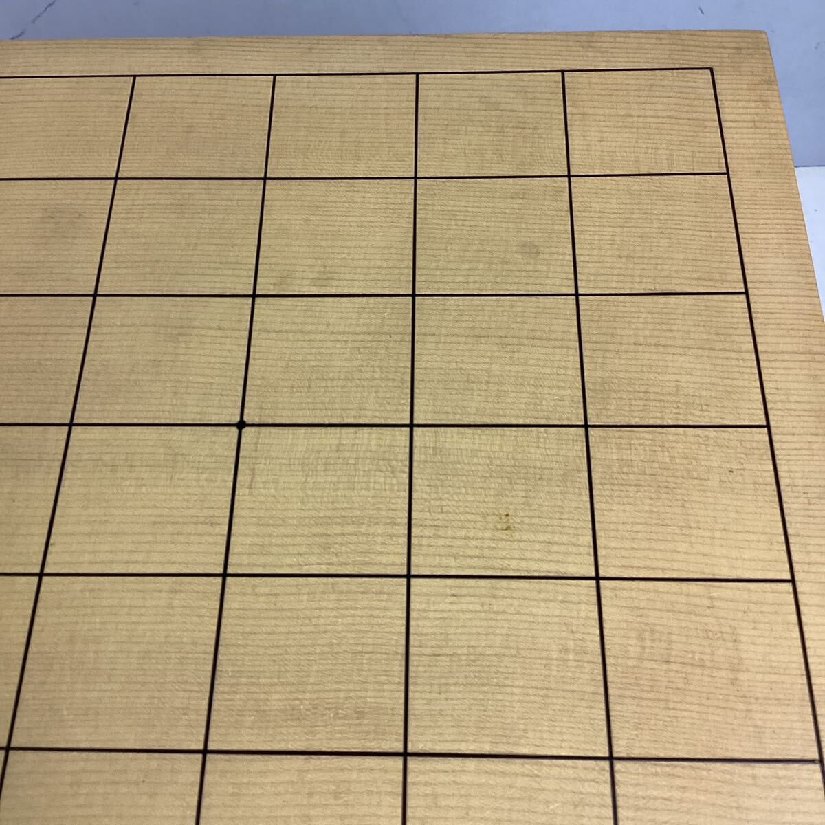 o527 将棋盤 将棋駒 天童特産 木製 へそあり 脚付き 厚み17.5cm 中古の画像3