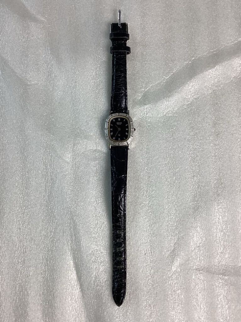 y537 RADO 腕時計 レディース アナログ クォーツ 黒文字盤 黒ベルト クオーツ ラドー ブランド時計 女性用 細型 不動品 ジャンク_画像2
