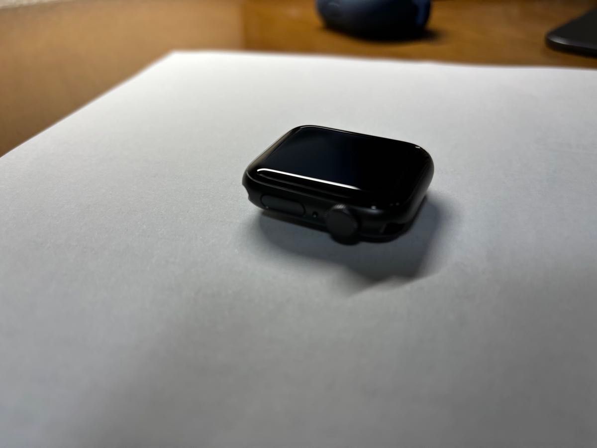 Apple Watch SE GPSモデル 40mm 第1世代　スペースグレイ　ブラック　スポーツ　スマートウォッチ　腕時計