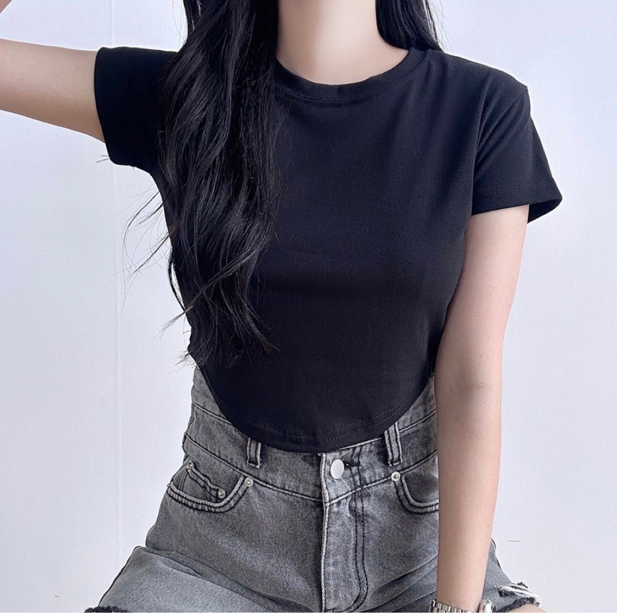 韓国 トップス 半袖 カーブ y2k スリット Tシャツ ティーシャツ シズニ 黒 ブラック 流行り 細見え フリル フィット