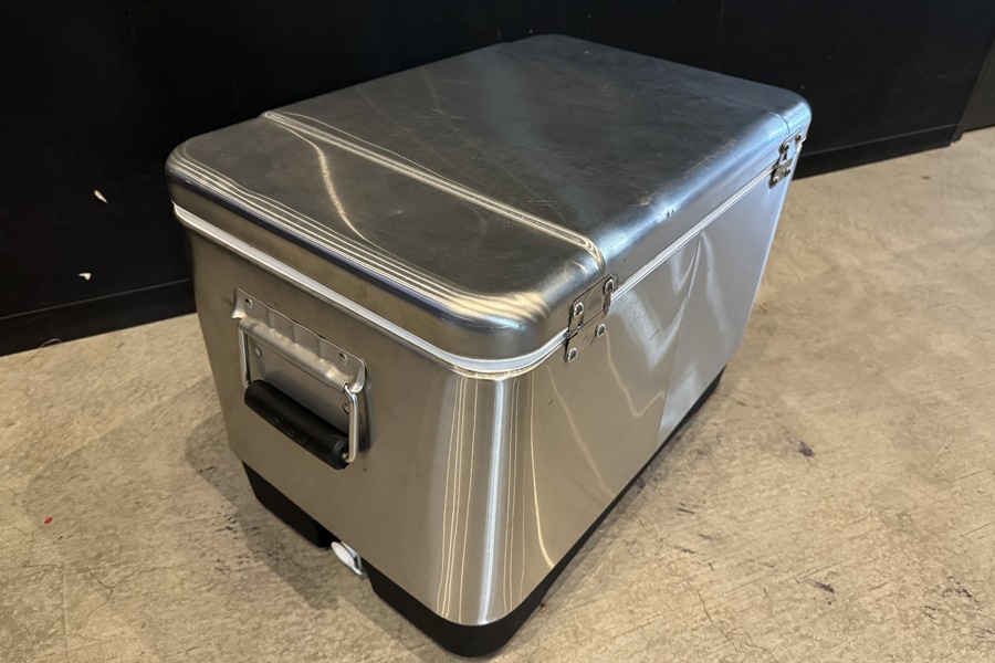 [ free shipping ] Tokyo )iglooi glue cooler-box stainless steel Legacy 54