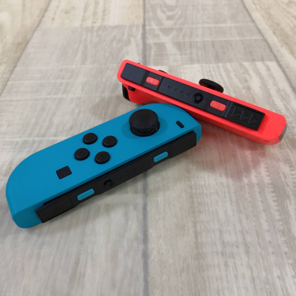 T2633 美品 Nintendo Switch 本体 HAC-001 新型 ネオンブルー T2633 美品 Nintendo Switch 本体 HAC-001 新型 ネオンブルー