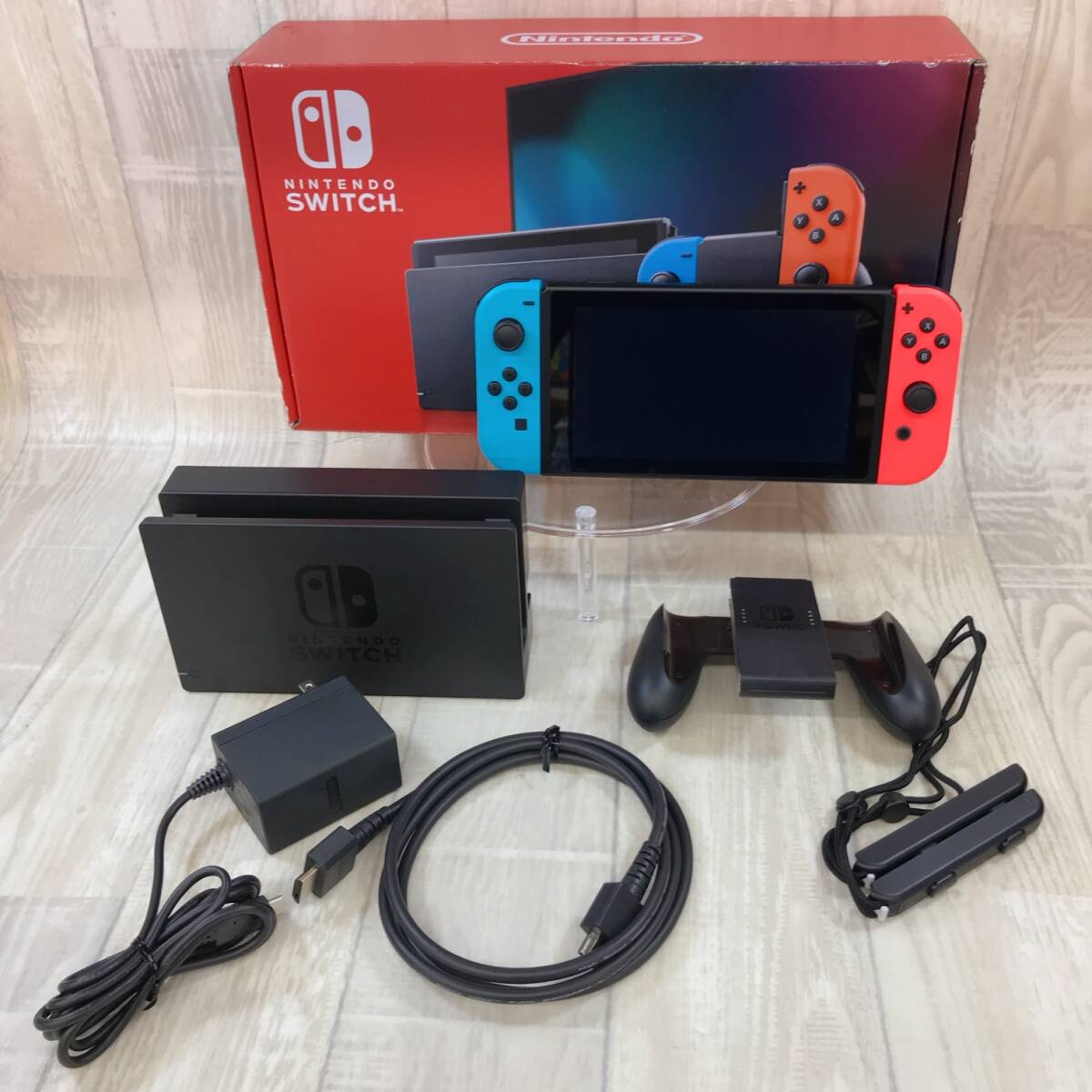 T2633 美品 Nintendo Switch 本体 HAC-001 新型 ネオンブルー T2633 美品 Nintendo Switch 本体 HAC-001 新型 ネオンブルー