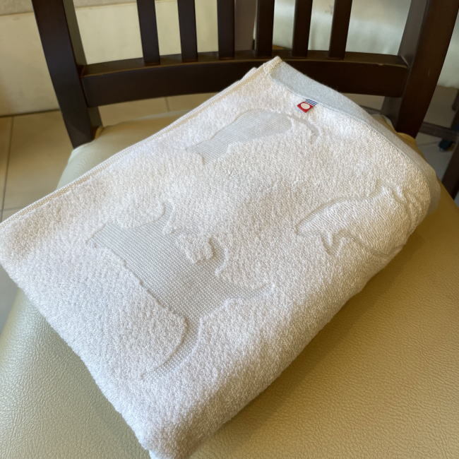  gray cat pattern now . towel bath towel now . towel brand cotton 100