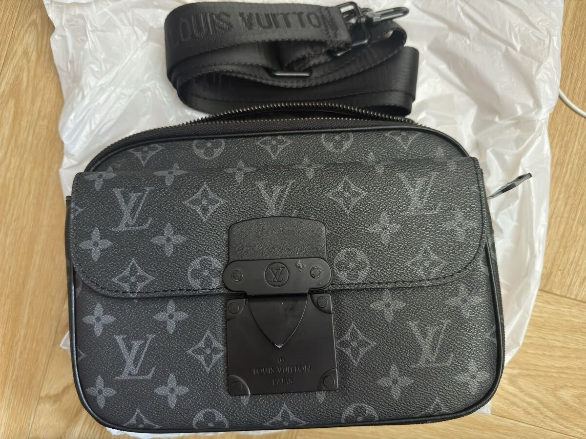  один иен старт Louis Vuitton S блокировка сумка "почтальонка" товар с некоторыми замечаниями 