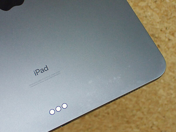 【中古】iPad Pro 11インチ 第2世代 Wi-Fi 256GB スペースグレイ MXDC2J/A 2020年春モデル 本体 付属 完品(PDB170-2)_色が抜けたような変色があります