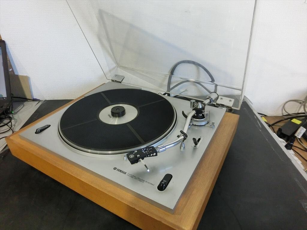 T[I4-54][140 size ]YAMAHA Yamaha /YP-700C record player / turntable / electrification possible / Junk /* scratch * dirt have 